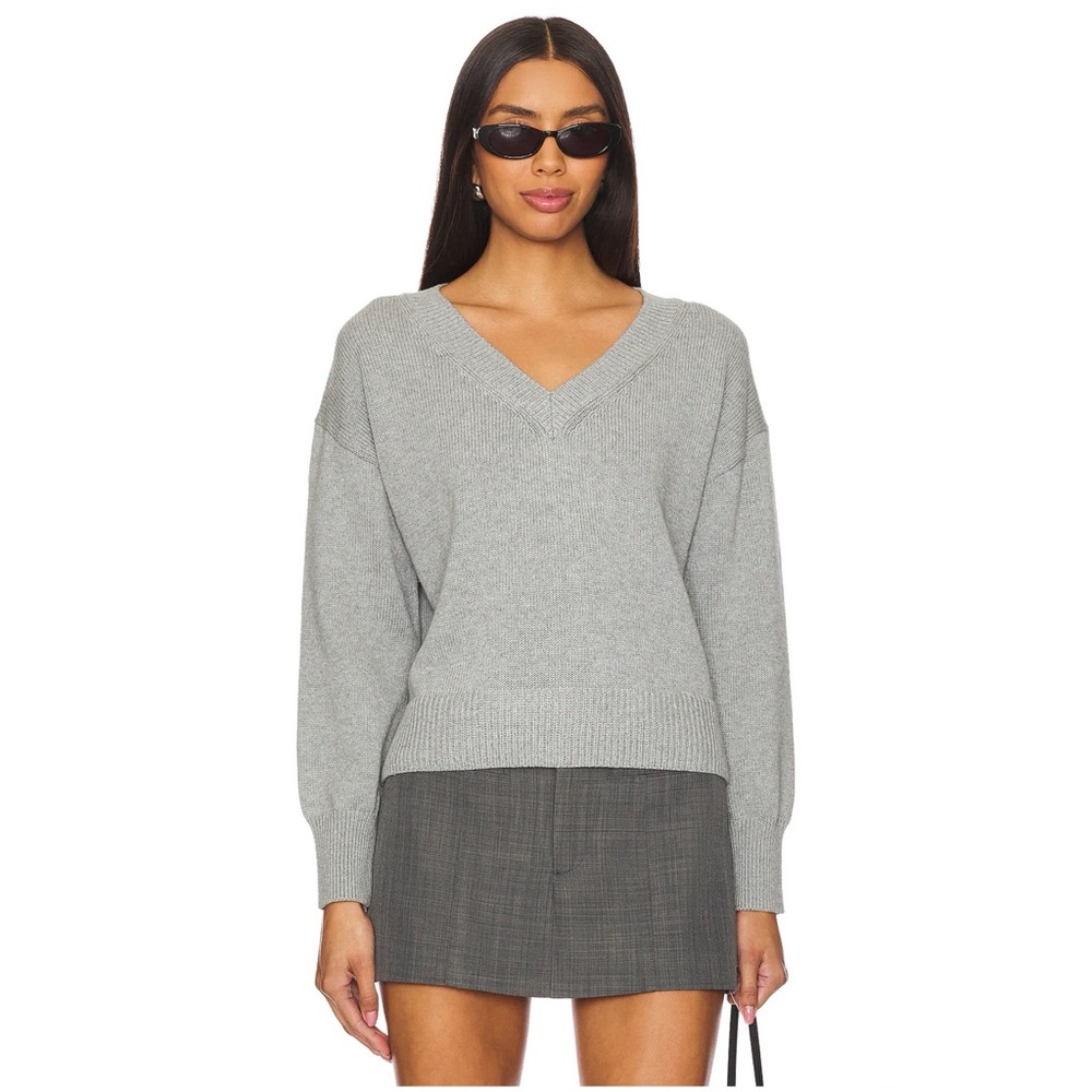 Stitches & Stripes | Revolve 🩶 Nova Vneck Pullover in Heather Grey, Size XL